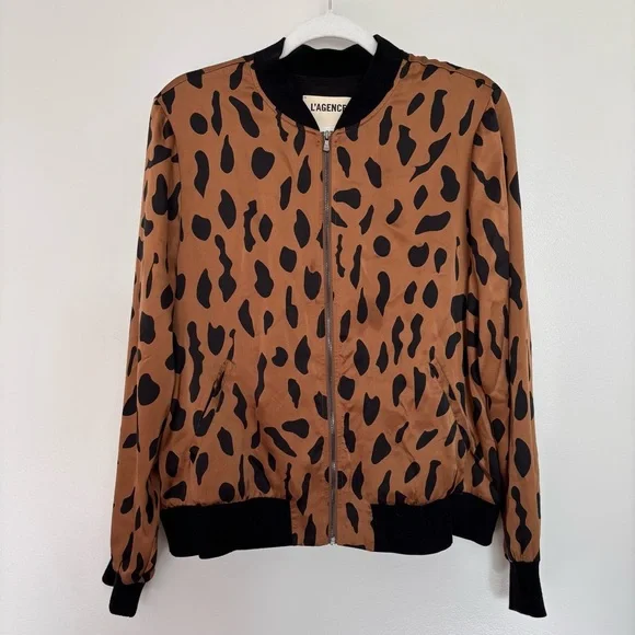 New! L’AGENCE Ollie Cheetah Silk Bomber Jacket Leopard Camel/Black Size Large - Picture 6 of 16